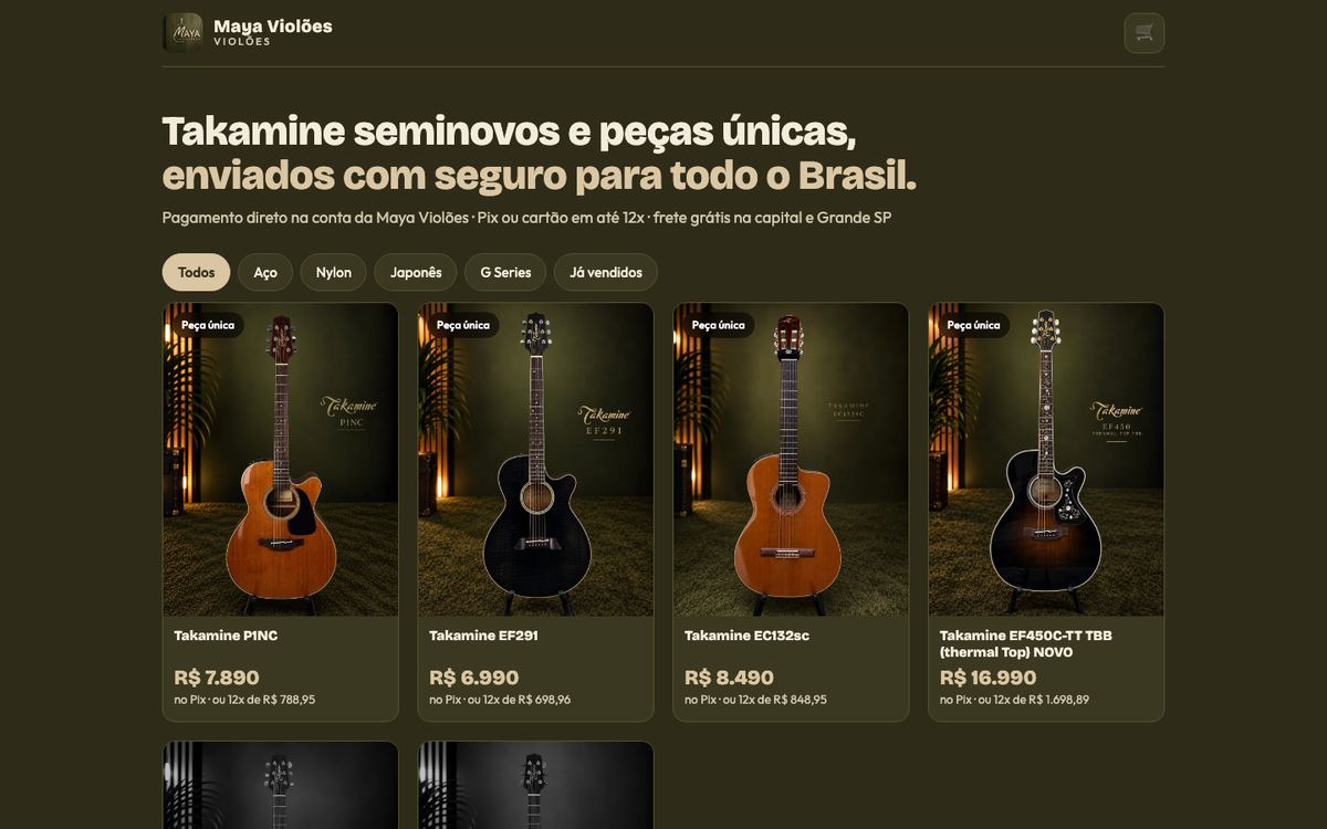 A vitrine da Maya Violões aberta no computador.